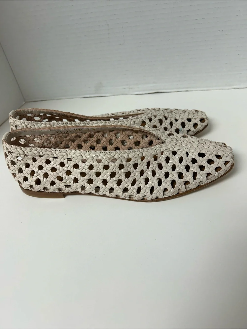 Margaux The Woven Paz Ecru Woven Cream Leather Ballet Glove V Flats EU 40 US9